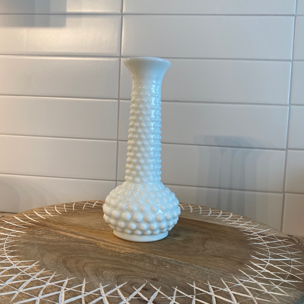 Milk glass, Hobnail vintage vase - Picture 2 of 5